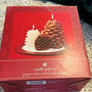 Pinecone Candle Gift Set - Red and White